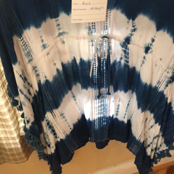 Super cute top nwt size xlarge so many ways t wear - Picture 4 of 8